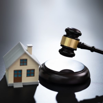 Versteigerung Foto iStock AndreyPopov